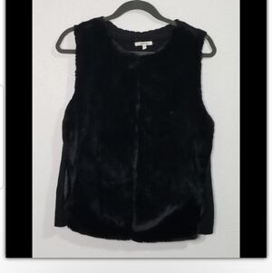 Maurices Faux fur Vest size smsll